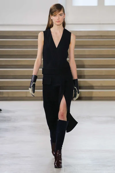 Look 15